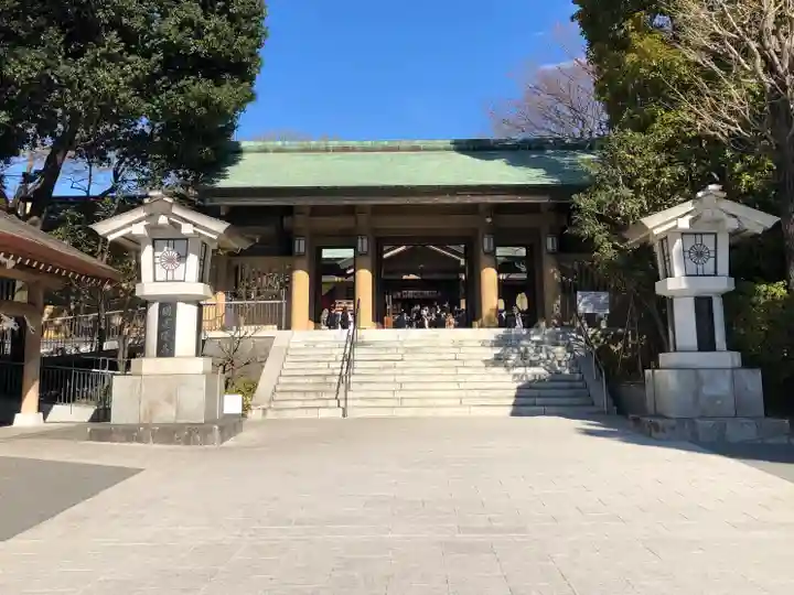 東郷神社の山門・神門