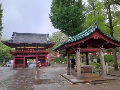 根津神社の山門・神門