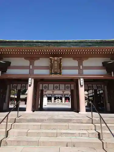 照國神社の山門・神門