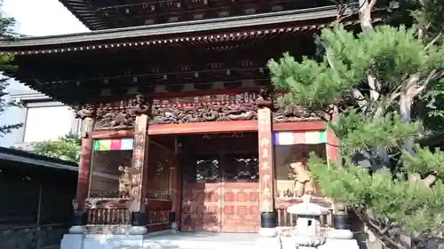 中央寺の山門・神門