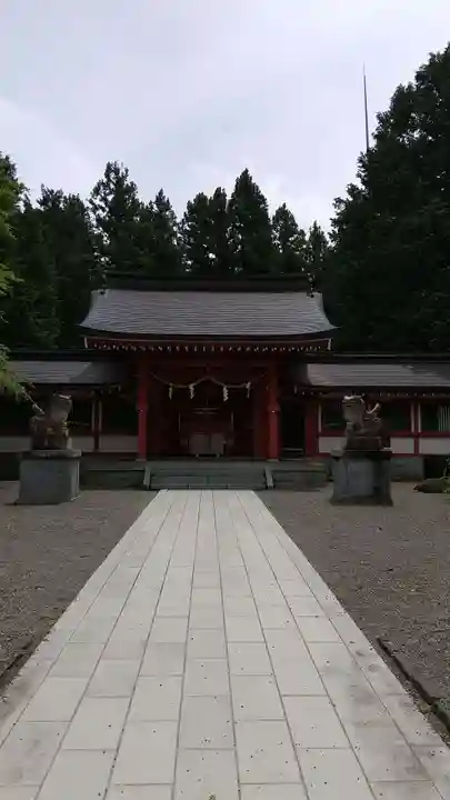 冨士御室浅間神社の本殿・本堂