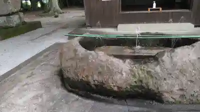 嘯吹八幡神社の手水舎