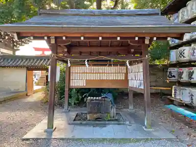 梅宮大社の手水舎