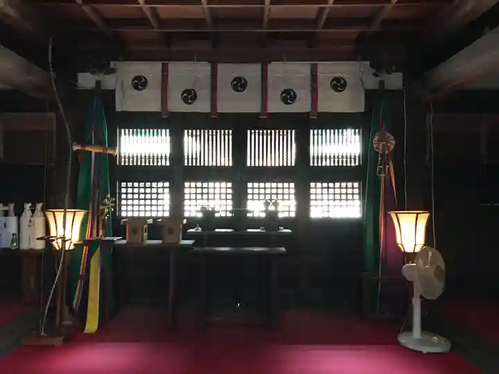 上地八幡宮の本殿・本堂