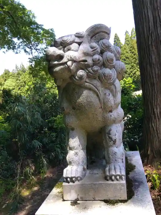 八幡神社(白山神社)の{uncategorized: "未分類", other: "その他", undefined: "問題あり", building: "その他建物", grave: "お墓", sacred_gate: "鳥居", guardian: "狛犬", statue: "像", buddha: "仏像", history: "歴史", nature: "自然", garden: "庭園", animal: "動物", pagoda: "塔", temizu: "手水舎", mountain_gate: "山門・神門", sanctuary: "本殿・本堂", subordinate: "末社・摂社", art: "芸術", scenery: "景色", jizo: "地蔵", ema: "絵馬", goshuin: "御朱印", omikuji: "おみくじ", items: "授与品その他", amulet: "お守り", goshuincho: "御朱印帳", eats: "食事", festival: "お祭り", votive_dance: "神楽", shichigosan: "七五三参", wedding: "結婚式", experience: "体験その他", initially: "初詣", around: "周辺", anti_infection: "感染症対策"}