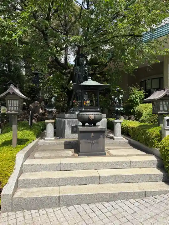 密藏院の{uncategorized: "未分類", other: "その他", undefined: "問題あり", building: "その他建物", grave: "お墓", sacred_gate: "鳥居", guardian: "狛犬", statue: "像", buddha: "仏像", history: "歴史", nature: "自然", garden: "庭園", animal: "動物", pagoda: "塔", temizu: "手水舎", mountain_gate: "山門・神門", sanctuary: "本殿・本堂", subordinate: "末社・摂社", art: "芸術", scenery: "景色", jizo: "地蔵", ema: "絵馬", goshuin: "御朱印", omikuji: "おみくじ", items: "授与品その他", amulet: "お守り", goshuincho: "御朱印帳", eats: "食事", festival: "お祭り", votive_dance: "神楽", shichigosan: "七五三参", wedding: "結婚式", experience: "体験その他", initially: "初詣", around: "周辺", anti_infection: "感染症対策"}