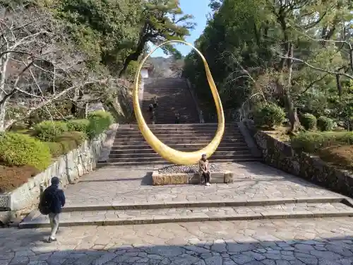 知恩院の{uncategorized: "未分類", other: "その他", undefined: "問題あり", building: "その他建物", grave: "お墓", sacred_gate: "鳥居", guardian: "狛犬", statue: "像", buddha: "仏像", history: "歴史", nature: "自然", garden: "庭園", animal: "動物", pagoda: "塔", temizu: "手水舎", mountain_gate: "山門・神門", sanctuary: "本殿・本堂", subordinate: "末社・摂社", art: "芸術", scenery: "景色", jizo: "地蔵", ema: "絵馬", goshuin: "御朱印", omikuji: "おみくじ", items: "授与品その他", amulet: "お守り", goshuincho: "御朱印帳", eats: "食事", festival: "お祭り", votive_dance: "神楽", shichigosan: "七五三参", wedding: "結婚式", experience: "体験その他", initially: "初詣", around: "周辺", anti_infection: "感染症対策"}