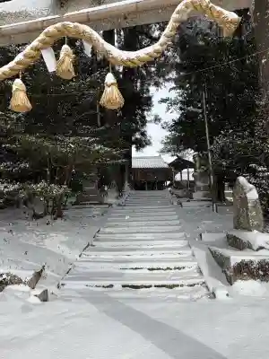亀山神社の{uncategorized: "未分類", other: "その他", undefined: "問題あり", building: "その他建物", grave: "お墓", sacred_gate: "鳥居", guardian: "狛犬", statue: "像", buddha: "仏像", history: "歴史", nature: "自然", garden: "庭園", animal: "動物", pagoda: "塔", temizu: "手水舎", mountain_gate: "山門・神門", sanctuary: "本殿・本堂", subordinate: "末社・摂社", art: "芸術", scenery: "景色", jizo: "地蔵", ema: "絵馬", goshuin: "御朱印", omikuji: "おみくじ", items: "授与品その他", amulet: "お守り", goshuincho: "御朱印帳", eats: "食事", festival: "お祭り", votive_dance: "神楽", shichigosan: "七五三参", wedding: "結婚式", experience: "体験その他", initially: "初詣", around: "周辺", anti_infection: "感染症対策"}