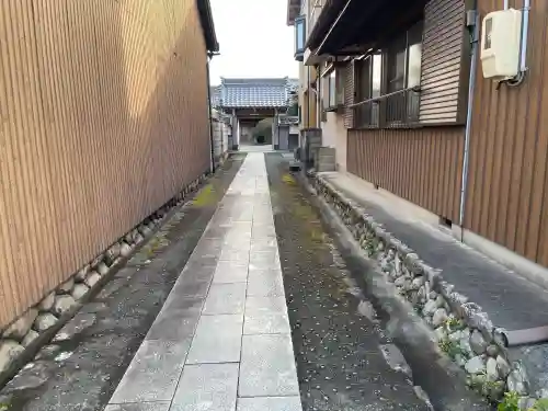 真福寺の{uncategorized: "未分類", other: "その他", undefined: "問題あり", building: "その他建物", grave: "お墓", sacred_gate: "鳥居", guardian: "狛犬", statue: "像", buddha: "仏像", history: "歴史", nature: "自然", garden: "庭園", animal: "動物", pagoda: "塔", temizu: "手水舎", mountain_gate: "山門・神門", sanctuary: "本殿・本堂", subordinate: "末社・摂社", art: "芸術", scenery: "景色", jizo: "地蔵", ema: "絵馬", goshuin: "御朱印", omikuji: "おみくじ", items: "授与品その他", amulet: "お守り", goshuincho: "御朱印帳", eats: "食事", festival: "お祭り", votive_dance: "神楽", shichigosan: "七五三参", wedding: "結婚式", experience: "体験その他", initially: "初詣", around: "周辺", anti_infection: "感染症対策"}