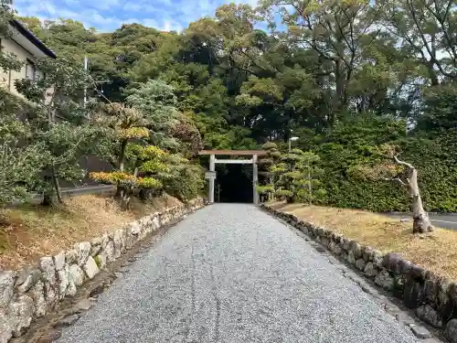 月夜見宮（豊受大神宮別宮）の{uncategorized: "未分類", other: "その他", undefined: "問題あり", building: "その他建物", grave: "お墓", sacred_gate: "鳥居", guardian: "狛犬", statue: "像", buddha: "仏像", history: "歴史", nature: "自然", garden: "庭園", animal: "動物", pagoda: "塔", temizu: "手水舎", mountain_gate: "山門・神門", sanctuary: "本殿・本堂", subordinate: "末社・摂社", art: "芸術", scenery: "景色", jizo: "地蔵", ema: "絵馬", goshuin: "御朱印", omikuji: "おみくじ", items: "授与品その他", amulet: "お守り", goshuincho: "御朱印帳", eats: "食事", festival: "お祭り", votive_dance: "神楽", shichigosan: "七五三参", wedding: "結婚式", experience: "体験その他", initially: "初詣", around: "周辺", anti_infection: "感染症対策"}