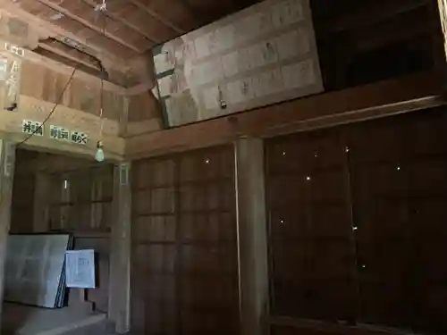 石間寺の本殿・本堂