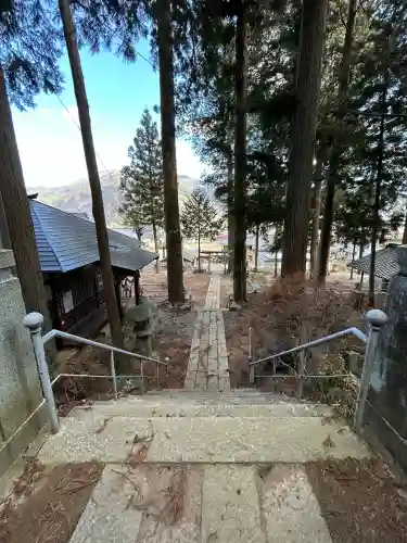 本郷神社の{uncategorized: "未分類", other: "その他", undefined: "問題あり", building: "その他建物", grave: "お墓", sacred_gate: "鳥居", guardian: "狛犬", statue: "像", buddha: "仏像", history: "歴史", nature: "自然", garden: "庭園", animal: "動物", pagoda: "塔", temizu: "手水舎", mountain_gate: "山門・神門", sanctuary: "本殿・本堂", subordinate: "末社・摂社", art: "芸術", scenery: "景色", jizo: "地蔵", ema: "絵馬", goshuin: "御朱印", omikuji: "おみくじ", items: "授与品その他", amulet: "お守り", goshuincho: "御朱印帳", eats: "食事", festival: "お祭り", votive_dance: "神楽", shichigosan: "七五三参", wedding: "結婚式", experience: "体験その他", initially: "初詣", around: "周辺", anti_infection: "感染症対策"}