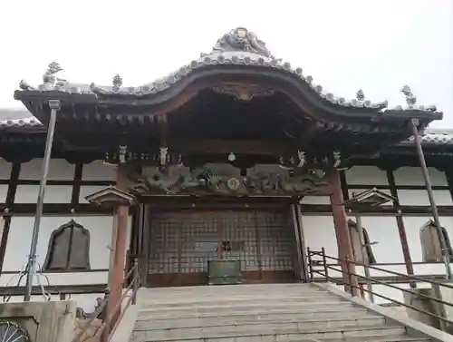 龍光寺の本殿・本堂