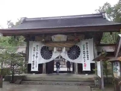 熊野本宮大社の山門・神門