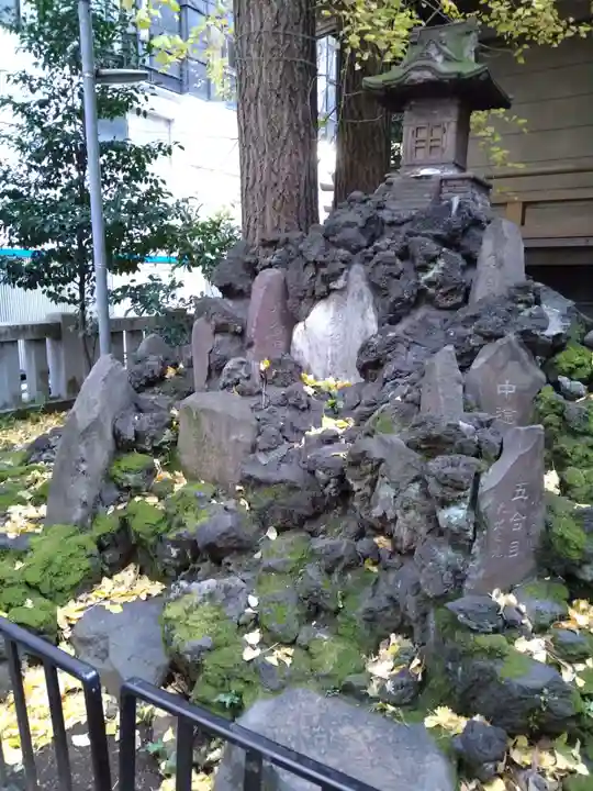 稲荷鬼王神社の末社・摂社