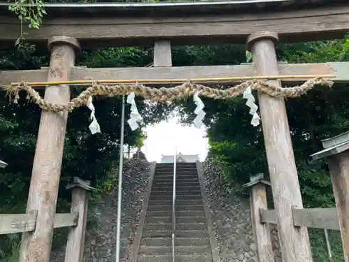 御嶽神社  （上矢部）の鳥居