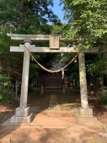 諏訪神社の鳥居