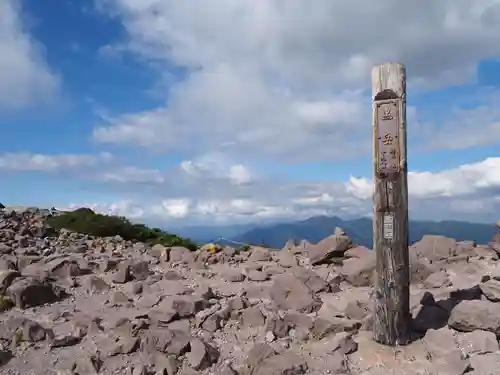 祠（大雪神社奥の院）のその他建物