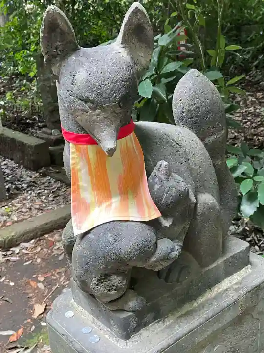 八雲氷川神社奥宮の{uncategorized: "未分類", other: "その他", undefined: "問題あり", building: "その他建物", grave: "お墓", sacred_gate: "鳥居", guardian: "狛犬", statue: "像", buddha: "仏像", history: "歴史", nature: "自然", garden: "庭園", animal: "動物", pagoda: "塔", temizu: "手水舎", mountain_gate: "山門・神門", sanctuary: "本殿・本堂", subordinate: "末社・摂社", art: "芸術", scenery: "景色", jizo: "地蔵", ema: "絵馬", goshuin: "御朱印", omikuji: "おみくじ", items: "授与品その他", amulet: "お守り", goshuincho: "御朱印帳", eats: "食事", festival: "お祭り", votive_dance: "神楽", shichigosan: "七五三参", wedding: "結婚式", experience: "体験その他", initially: "初詣", around: "周辺", anti_infection: "感染症対策"}