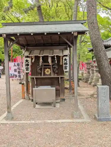 楠珺社（住吉大社末社）の{uncategorized: "未分類", other: "その他", undefined: "問題あり", building: "その他建物", grave: "お墓", sacred_gate: "鳥居", guardian: "狛犬", statue: "像", buddha: "仏像", history: "歴史", nature: "自然", garden: "庭園", animal: "動物", pagoda: "塔", temizu: "手水舎", mountain_gate: "山門・神門", sanctuary: "本殿・本堂", subordinate: "末社・摂社", art: "芸術", scenery: "景色", jizo: "地蔵", ema: "絵馬", goshuin: "御朱印", omikuji: "おみくじ", items: "授与品その他", amulet: "お守り", goshuincho: "御朱印帳", eats: "食事", festival: "お祭り", votive_dance: "神楽", shichigosan: "七五三参", wedding: "結婚式", experience: "体験その他", initially: "初詣", around: "周辺", anti_infection: "感染症対策"}