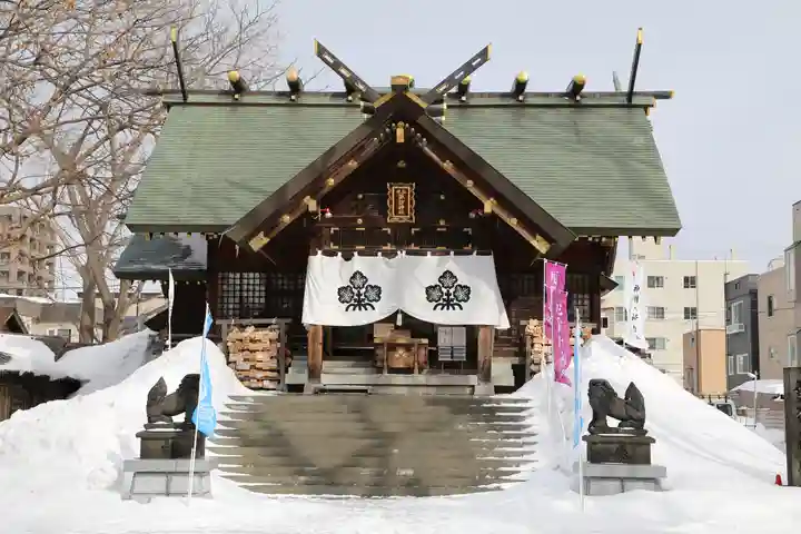 札幌諏訪神社の本殿・本堂