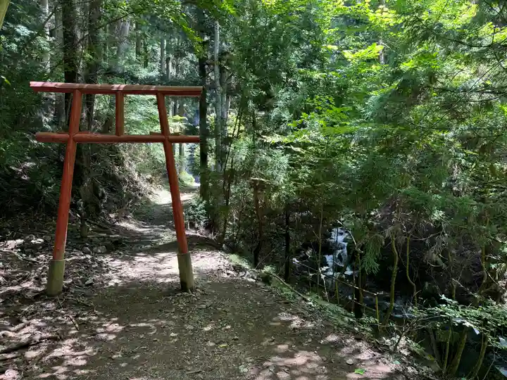 母の白滝神社(山梨県)
