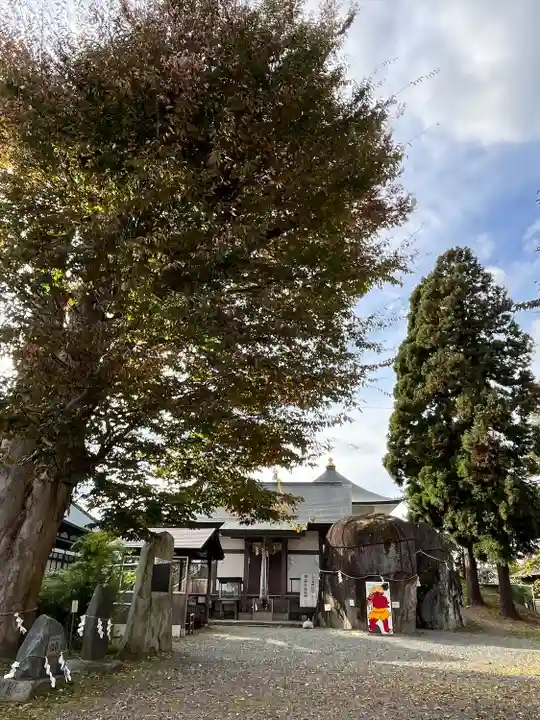 三ツ石神社(岩手県)