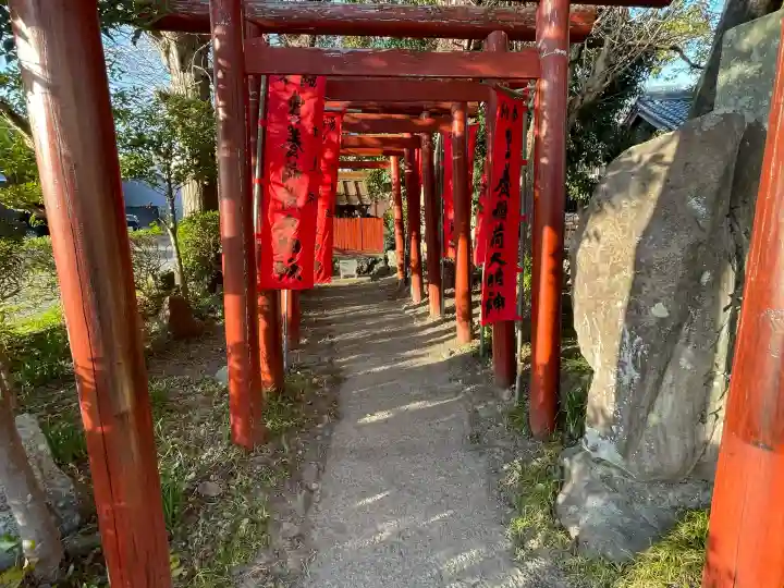 豊養稲荷神社の{uncategorized: "未分類", other: "その他", undefined: "問題あり", building: "その他建物", grave: "お墓", sacred_gate: "鳥居", guardian: "狛犬", statue: "像", buddha: "仏像", history: "歴史", nature: "自然", garden: "庭園", animal: "動物", pagoda: "塔", temizu: "手水舎", mountain_gate: "山門・神門", sanctuary: "本殿・本堂", subordinate: "末社・摂社", art: "芸術", scenery: "景色", jizo: "地蔵", ema: "絵馬", goshuin: "御朱印", omikuji: "おみくじ", items: "授与品その他", amulet: "お守り", goshuincho: "御朱印帳", eats: "食事", festival: "お祭り", votive_dance: "神楽", shichigosan: "七五三参", wedding: "結婚式", experience: "体験その他", initially: "初詣", around: "周辺", anti_infection: "感染症対策"}