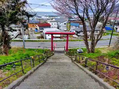 豊浦神社の{uncategorized: "未分類", other: "その他", undefined: "問題あり", building: "その他建物", grave: "お墓", sacred_gate: "鳥居", guardian: "狛犬", statue: "像", buddha: "仏像", history: "歴史", nature: "自然", garden: "庭園", animal: "動物", pagoda: "塔", temizu: "手水舎", mountain_gate: "山門・神門", sanctuary: "本殿・本堂", subordinate: "末社・摂社", art: "芸術", scenery: "景色", jizo: "地蔵", ema: "絵馬", goshuin: "御朱印", omikuji: "おみくじ", items: "授与品その他", amulet: "お守り", goshuincho: "御朱印帳", eats: "食事", festival: "お祭り", votive_dance: "神楽", shichigosan: "七五三参", wedding: "結婚式", experience: "体験その他", initially: "初詣", around: "周辺", anti_infection: "感染症対策"}