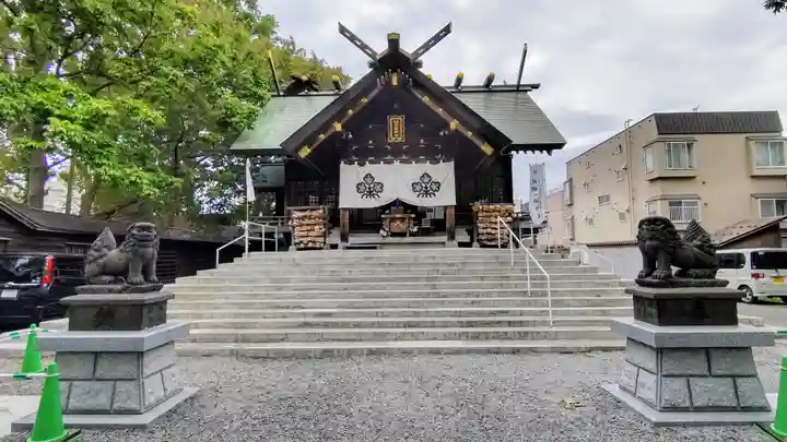 札幌諏訪神社の本殿・本堂