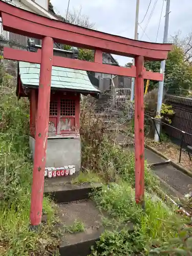 稲荷社の{uncategorized: "未分類", other: "その他", undefined: "問題あり", building: "その他建物", grave: "お墓", sacred_gate: "鳥居", guardian: "狛犬", statue: "像", buddha: "仏像", history: "歴史", nature: "自然", garden: "庭園", animal: "動物", pagoda: "塔", temizu: "手水舎", mountain_gate: "山門・神門", sanctuary: "本殿・本堂", subordinate: "末社・摂社", art: "芸術", scenery: "景色", jizo: "地蔵", ema: "絵馬", goshuin: "御朱印", omikuji: "おみくじ", items: "授与品その他", amulet: "お守り", goshuincho: "御朱印帳", eats: "食事", festival: "お祭り", votive_dance: "神楽", shichigosan: "七五三参", wedding: "結婚式", experience: "体験その他", initially: "初詣", around: "周辺", anti_infection: "感染症対策"}