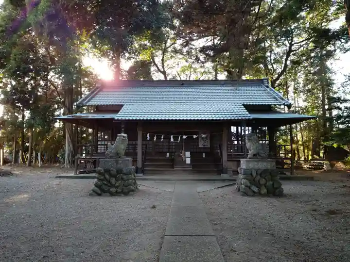 菅谷神社の{uncategorized: "未分類", other: "その他", undefined: "問題あり", building: "その他建物", grave: "お墓", sacred_gate: "鳥居", guardian: "狛犬", statue: "像", buddha: "仏像", history: "歴史", nature: "自然", garden: "庭園", animal: "動物", pagoda: "塔", temizu: "手水舎", mountain_gate: "山門・神門", sanctuary: "本殿・本堂", subordinate: "末社・摂社", art: "芸術", scenery: "景色", jizo: "地蔵", ema: "絵馬", goshuin: "御朱印", omikuji: "おみくじ", items: "授与品その他", amulet: "お守り", goshuincho: "御朱印帳", eats: "食事", festival: "お祭り", votive_dance: "神楽", shichigosan: "七五三参", wedding: "結婚式", experience: "体験その他", initially: "初詣", around: "周辺", anti_infection: "感染症対策"}