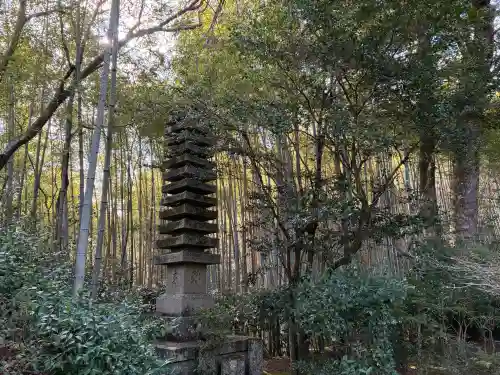 滝口寺の{uncategorized: "未分類", other: "その他", undefined: "問題あり", building: "その他建物", grave: "お墓", sacred_gate: "鳥居", guardian: "狛犬", statue: "像", buddha: "仏像", history: "歴史", nature: "自然", garden: "庭園", animal: "動物", pagoda: "塔", temizu: "手水舎", mountain_gate: "山門・神門", sanctuary: "本殿・本堂", subordinate: "末社・摂社", art: "芸術", scenery: "景色", jizo: "地蔵", ema: "絵馬", goshuin: "御朱印", omikuji: "おみくじ", items: "授与品その他", amulet: "お守り", goshuincho: "御朱印帳", eats: "食事", festival: "お祭り", votive_dance: "神楽", shichigosan: "七五三参", wedding: "結婚式", experience: "体験その他", initially: "初詣", around: "周辺", anti_infection: "感染症対策"}