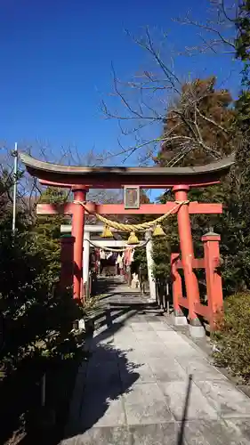 三軒地稲荷神社の鳥居