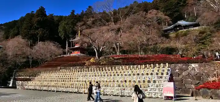 勝尾寺 二階堂の{uncategorized: "未分類", other: "その他", undefined: "問題あり", building: "その他建物", grave: "お墓", sacred_gate: "鳥居", guardian: "狛犬", statue: "像", buddha: "仏像", history: "歴史", nature: "自然", garden: "庭園", animal: "動物", pagoda: "塔", temizu: "手水舎", mountain_gate: "山門・神門", sanctuary: "本殿・本堂", subordinate: "末社・摂社", art: "芸術", scenery: "景色", jizo: "地蔵", ema: "絵馬", goshuin: "御朱印", omikuji: "おみくじ", items: "授与品その他", amulet: "お守り", goshuincho: "御朱印帳", eats: "食事", festival: "お祭り", votive_dance: "神楽", shichigosan: "七五三参", wedding: "結婚式", experience: "体験その他", initially: "初詣", around: "周辺", anti_infection: "感染症対策"}