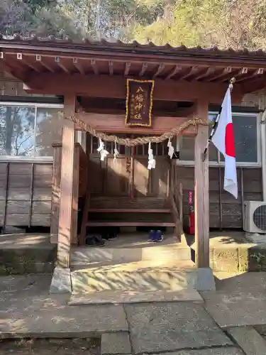 八幡神社の{uncategorized: "未分類", other: "その他", undefined: "問題あり", building: "その他建物", grave: "お墓", sacred_gate: "鳥居", guardian: "狛犬", statue: "像", buddha: "仏像", history: "歴史", nature: "自然", garden: "庭園", animal: "動物", pagoda: "塔", temizu: "手水舎", mountain_gate: "山門・神門", sanctuary: "本殿・本堂", subordinate: "末社・摂社", art: "芸術", scenery: "景色", jizo: "地蔵", ema: "絵馬", goshuin: "御朱印", omikuji: "おみくじ", items: "授与品その他", amulet: "お守り", goshuincho: "御朱印帳", eats: "食事", festival: "お祭り", votive_dance: "神楽", shichigosan: "七五三参", wedding: "結婚式", experience: "体験その他", initially: "初詣", around: "周辺", anti_infection: "感染症対策"}