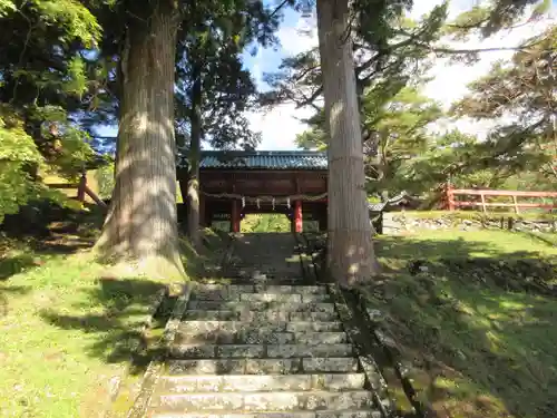 日光二荒山神社中宮祠の山門