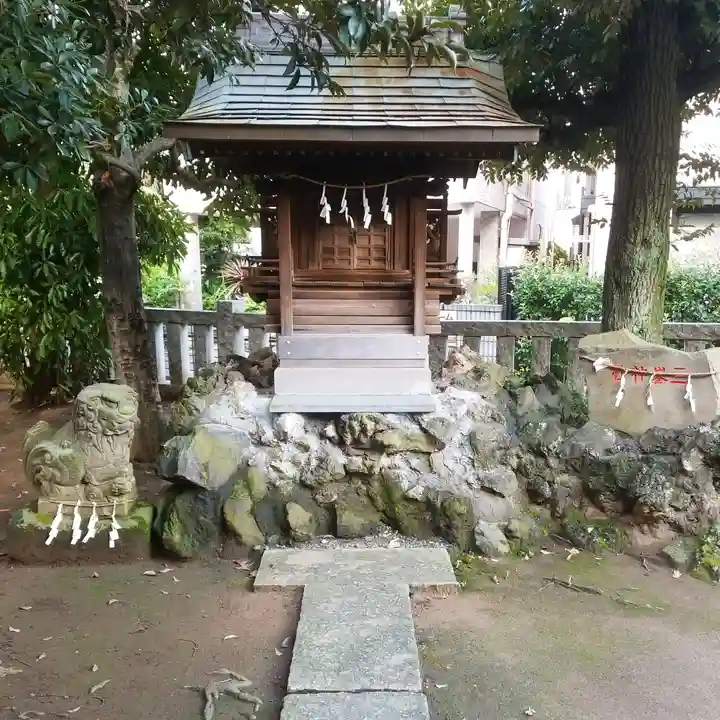 綾瀬稲荷神社の本殿・本堂
