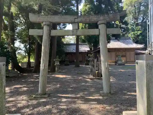 南宮御旅神社の鳥居