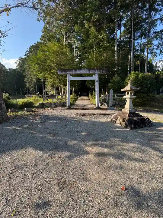 粟生八柱神社(三重県)