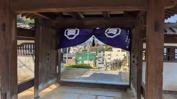 宝厳寺の山門・神門