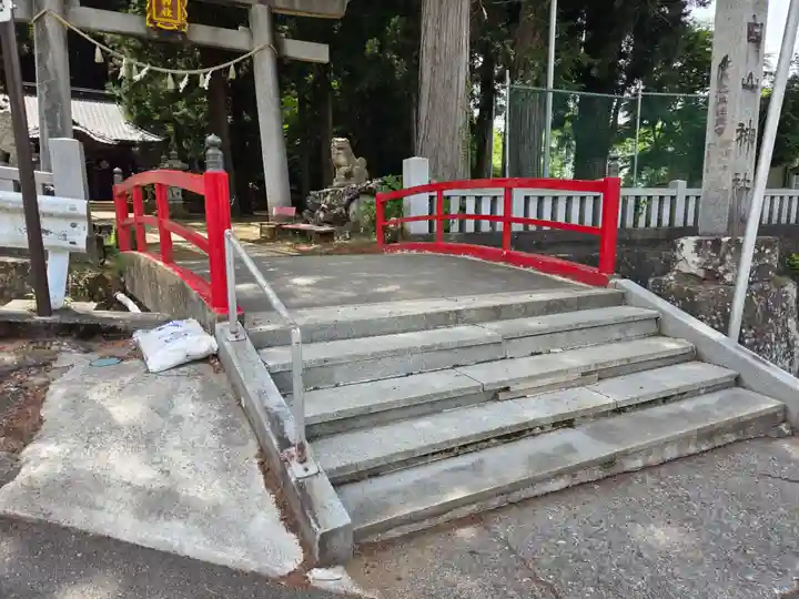 白山神社(山梨県)