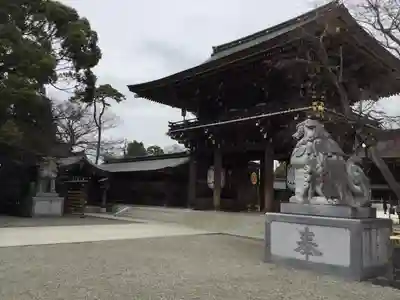 寒川神社の山門・神門