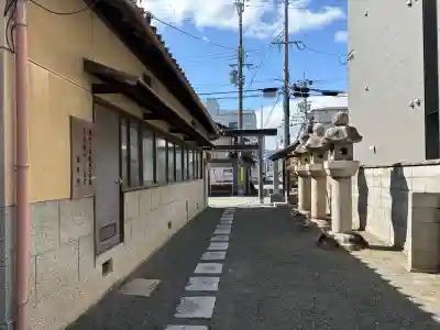 伊勢向神社の{uncategorized: "未分類", other: "その他", undefined: "問題あり", building: "その他建物", grave: "お墓", sacred_gate: "鳥居", guardian: "狛犬", statue: "像", buddha: "仏像", history: "歴史", nature: "自然", garden: "庭園", animal: "動物", pagoda: "塔", temizu: "手水舎", mountain_gate: "山門・神門", sanctuary: "本殿・本堂", subordinate: "末社・摂社", art: "芸術", scenery: "景色", jizo: "地蔵", ema: "絵馬", goshuin: "御朱印", omikuji: "おみくじ", items: "授与品その他", amulet: "お守り", goshuincho: "御朱印帳", eats: "食事", festival: "お祭り", votive_dance: "神楽", shichigosan: "七五三参", wedding: "結婚式", experience: "体験その他", initially: "初詣", around: "周辺", anti_infection: "感染症対策"}
