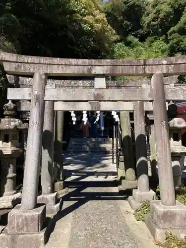 銭洗弁財天宇賀福神社の鳥居