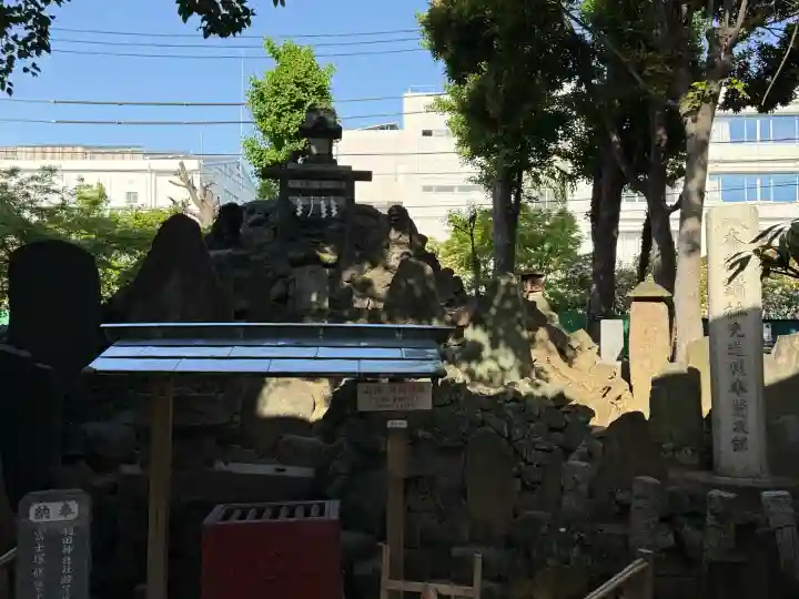 羽田神社の{uncategorized: "未分類", other: "その他", undefined: "問題あり", building: "その他建物", grave: "お墓", sacred_gate: "鳥居", guardian: "狛犬", statue: "像", buddha: "仏像", history: "歴史", nature: "自然", garden: "庭園", animal: "動物", pagoda: "塔", temizu: "手水舎", mountain_gate: "山門・神門", sanctuary: "本殿・本堂", subordinate: "末社・摂社", art: "芸術", scenery: "景色", jizo: "地蔵", ema: "絵馬", goshuin: "御朱印", omikuji: "おみくじ", items: "授与品その他", amulet: "お守り", goshuincho: "御朱印帳", eats: "食事", festival: "お祭り", votive_dance: "神楽", shichigosan: "七五三参", wedding: "結婚式", experience: "体験その他", initially: "初詣", around: "周辺", anti_infection: "感染症対策"}