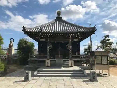 泰山寺の本殿