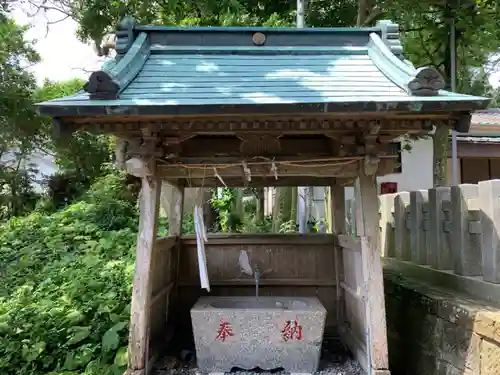 子安神社の手水舎