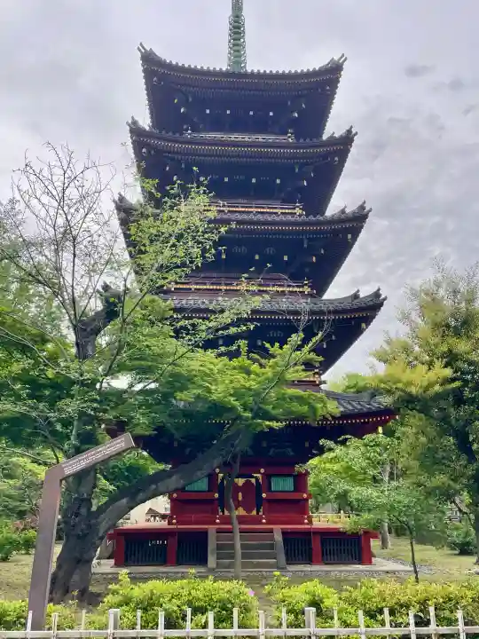 上野東照宮の{uncategorized: "未分類", other: "その他", undefined: "問題あり", building: "その他建物", grave: "お墓", sacred_gate: "鳥居", guardian: "狛犬", statue: "像", buddha: "仏像", history: "歴史", nature: "自然", garden: "庭園", animal: "動物", pagoda: "塔", temizu: "手水舎", mountain_gate: "山門・神門", sanctuary: "本殿・本堂", subordinate: "末社・摂社", art: "芸術", scenery: "景色", jizo: "地蔵", ema: "絵馬", goshuin: "御朱印", omikuji: "おみくじ", items: "授与品その他", amulet: "お守り", goshuincho: "御朱印帳", eats: "食事", festival: "お祭り", votive_dance: "神楽", shichigosan: "七五三参", wedding: "結婚式", experience: "体験その他", initially: "初詣", around: "周辺", anti_infection: "感染症対策"}