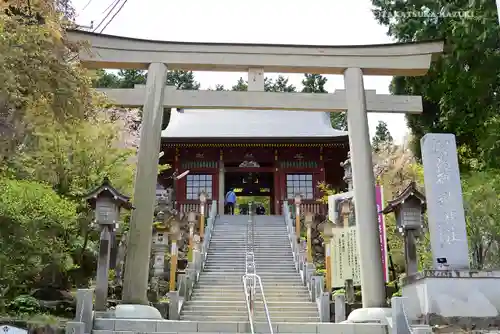 武蔵御嶽神社の鳥居